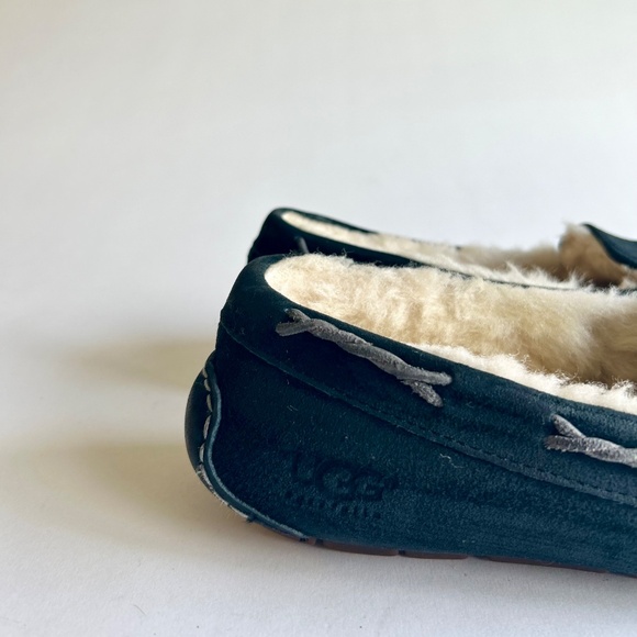 UGG Black Suede Faux Fur Lining Rubber Outsole Driver Moccasin Loafers size 7 - Picture 3 of 12